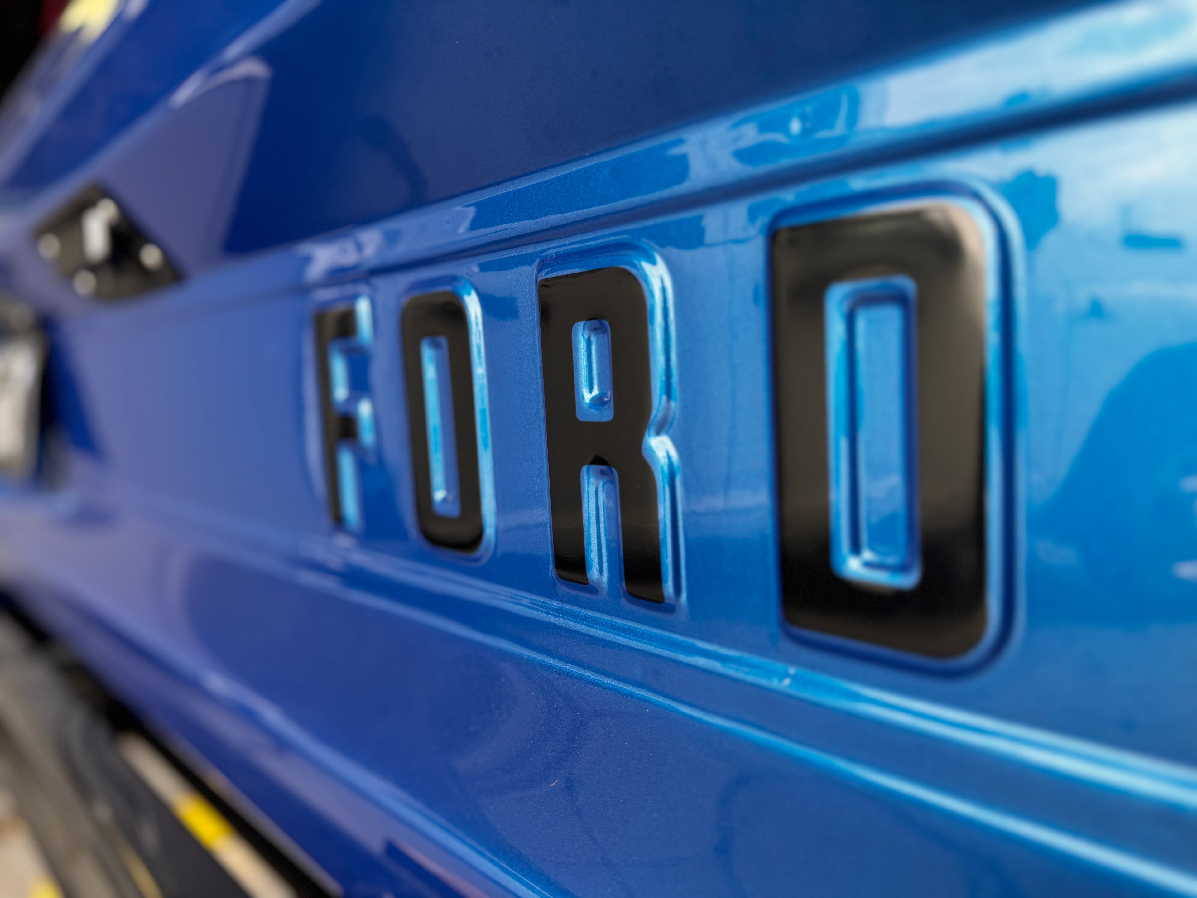 Load video: Sexton Offroad Custom Paint Shop